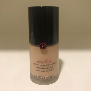 Armani Beauty Power Fabric Foundation